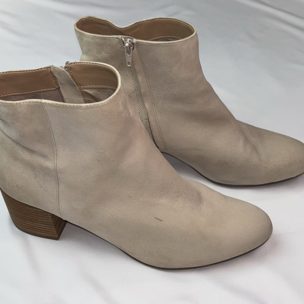 Banana Republic Women's Ankle Boots Beige Suede Size 9.5 Pre-Owned - Picture 6 of 8
